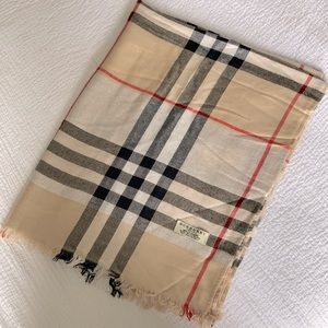 Burberry Scarf in Classic Plaid